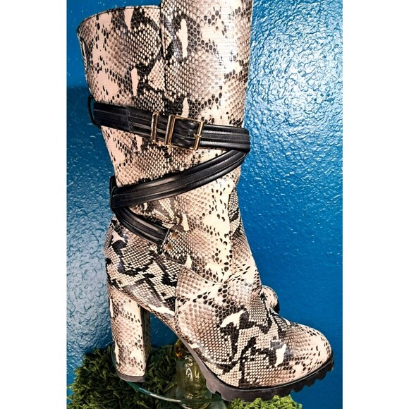 Claudeta Snakeskin Boots Faux Leather Size 10M  Zip Up Chunk Heel Womens - Picture 1 of 13